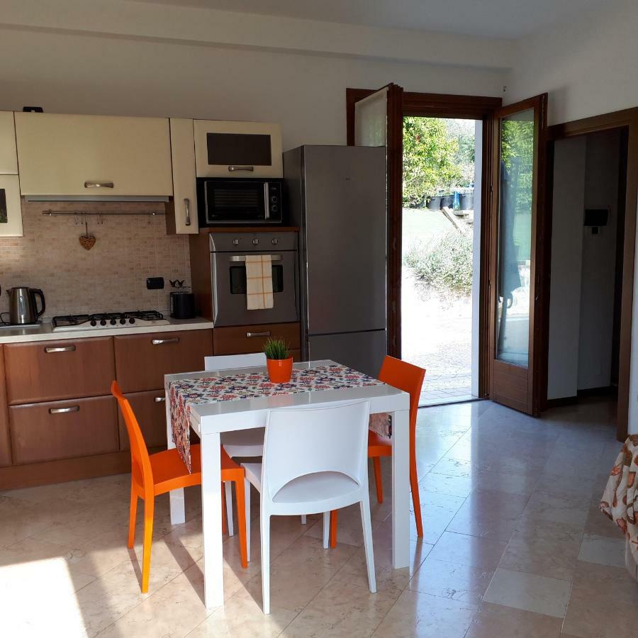 Appartamento Con Giardino A Cisano Di Bardolino Exteriér fotografie